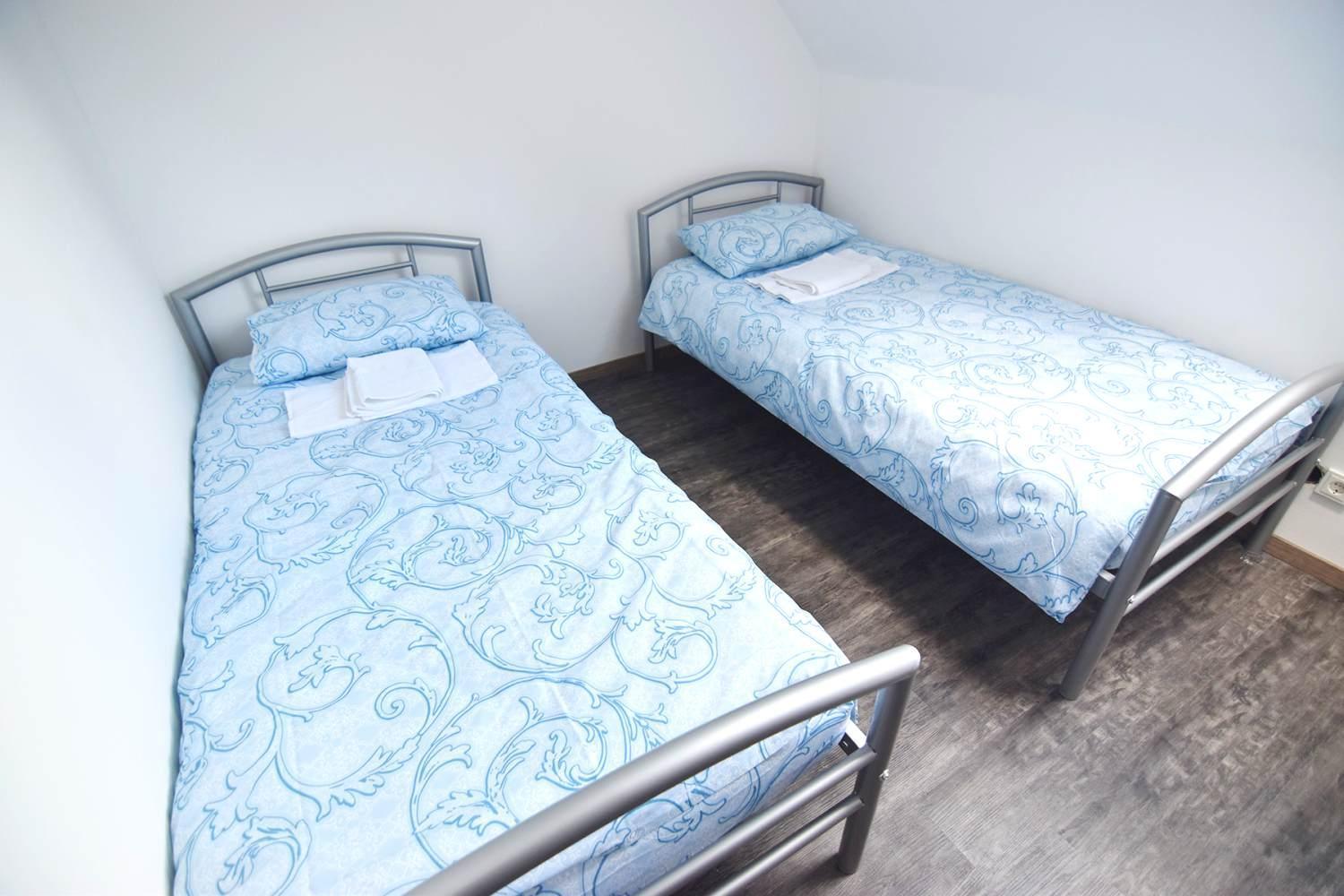 Work And Stay Apartments Тройсдорф Екстериор снимка